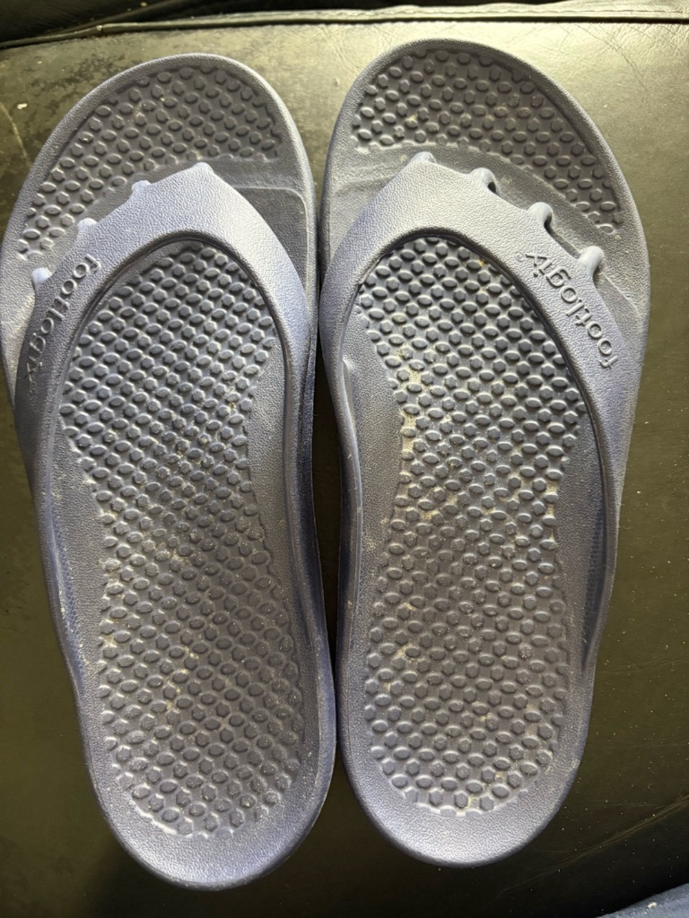 Comfeeze by Footlogix Yoga Sandals